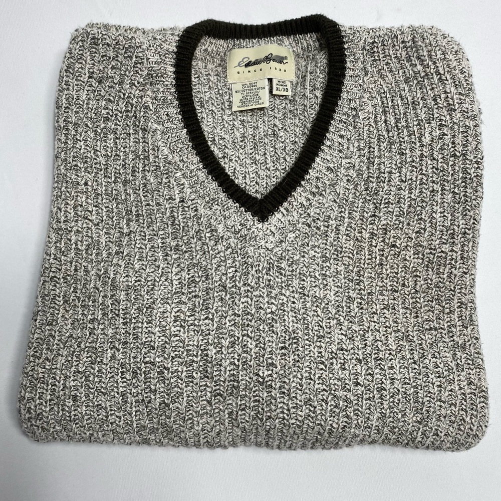 EDDIE BAUER MENS LONG SLEEVE PULLOVER KNIT SWEATER. LIGHT GRAY.  SIZE XL. USED.